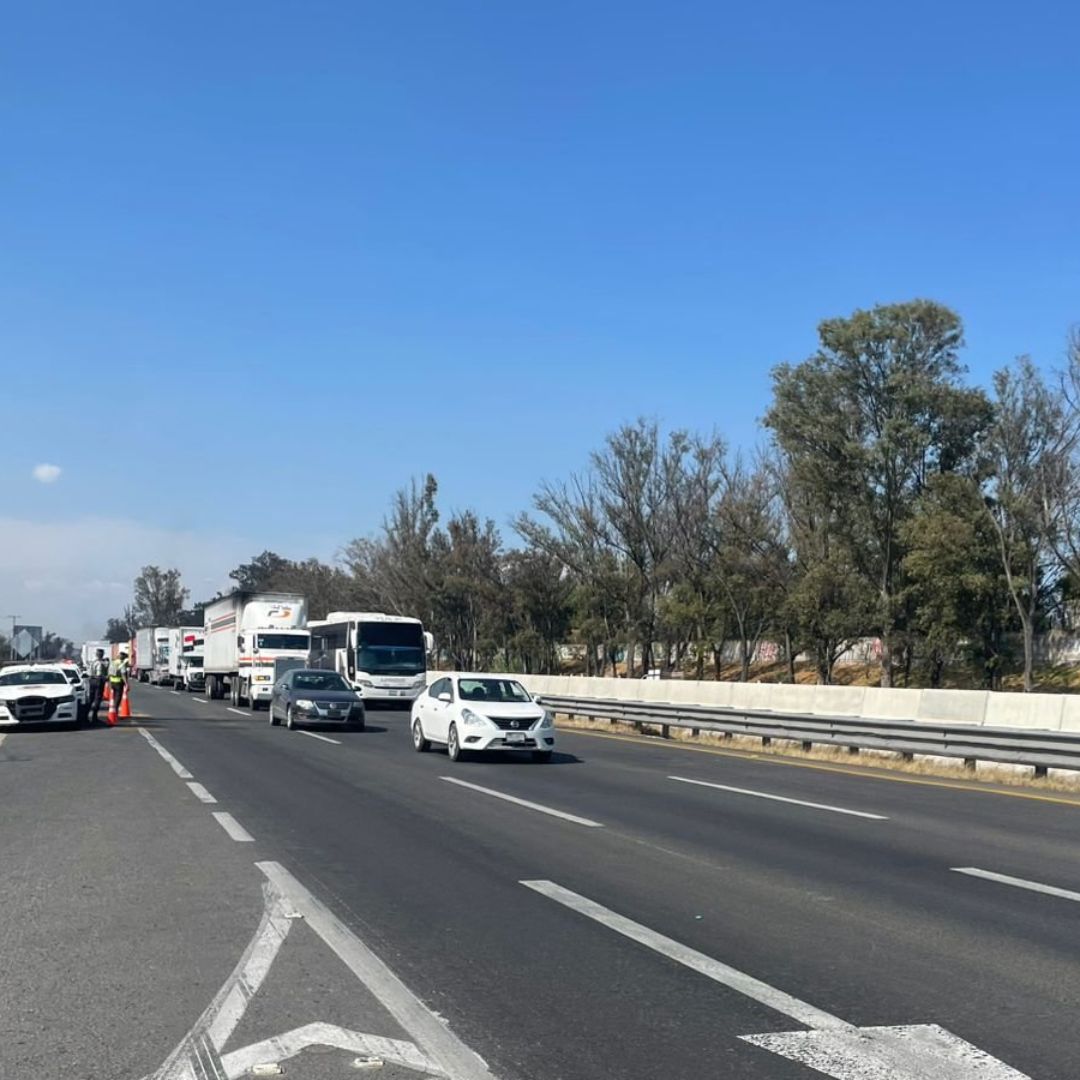 Afectaciones viales en el km 171 de la autopista México-Querétaro