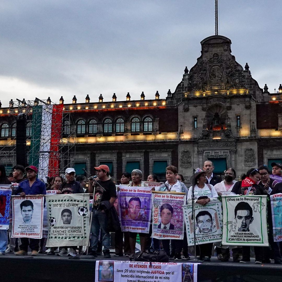 Marcha de padres y madres de los 43 normalistas de Ayotzinapa en CDMX el 26 de septiembre 2026. Foto: Cuartoscuro
