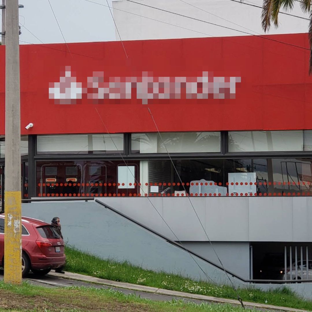 Asalto afuera de Santander en la colonia La Paz, Puebla.