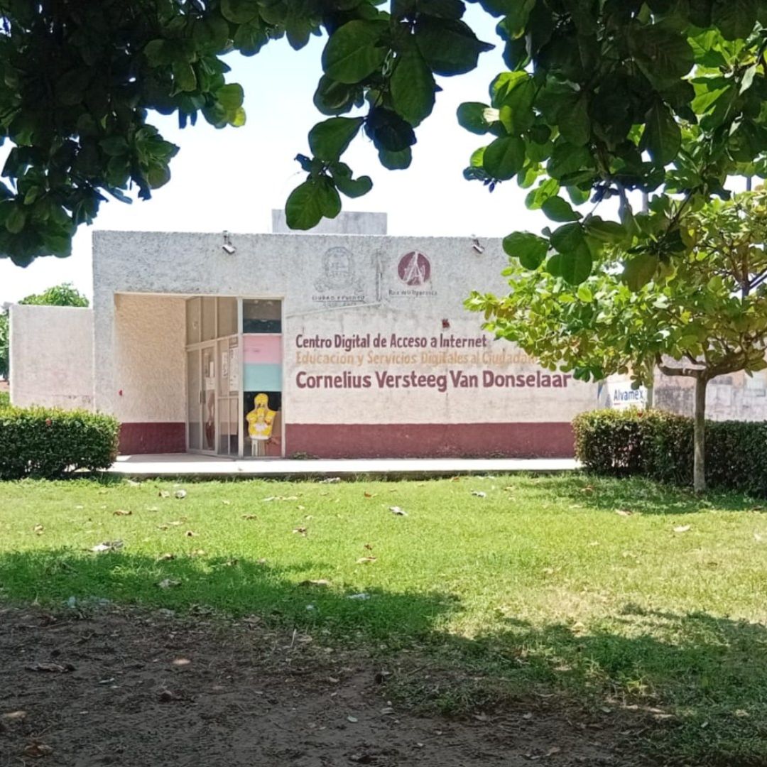 Atacan a disparos a bibliotecario en Coatzacoalcos