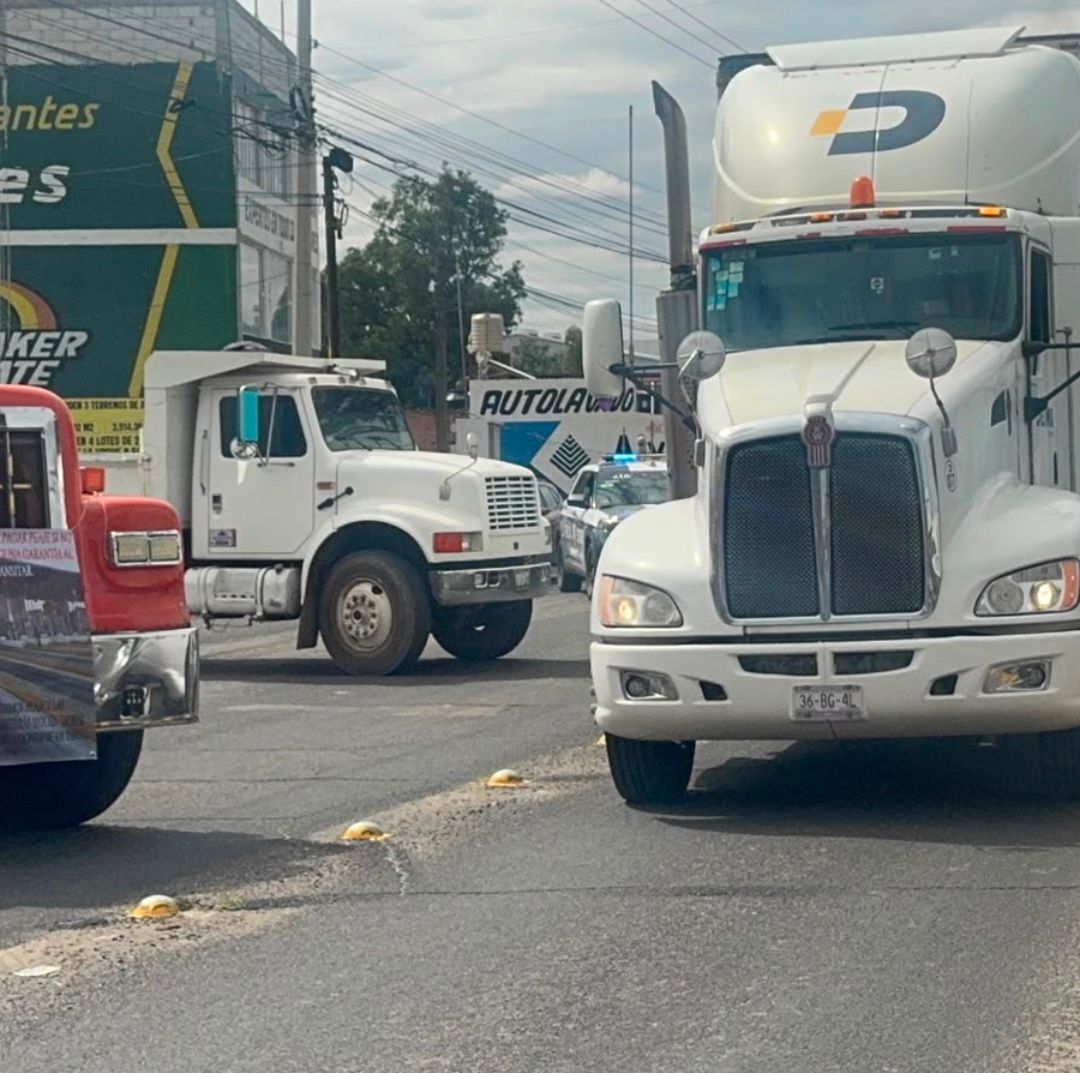 Cierre parcial en la carretera a Huejotzingo.