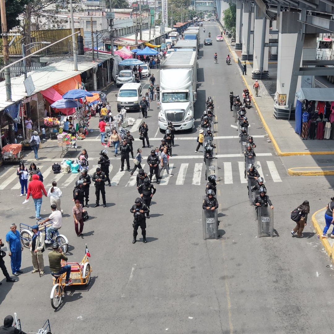 Bloqueo en Avenida Tláhuac, alcaldía Iaztapalapa