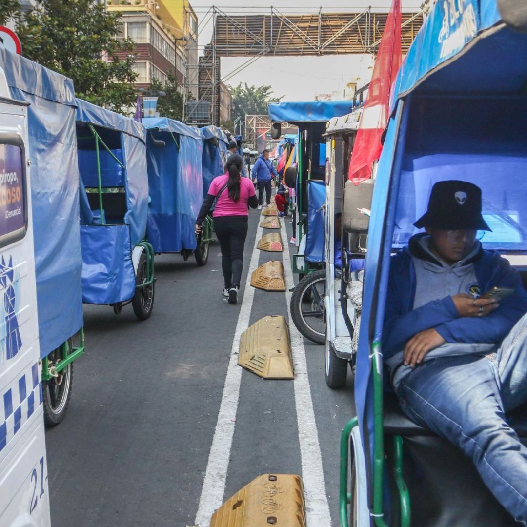 Bloqueo en avenida 20 de Noviembre en la Ciudad de México.