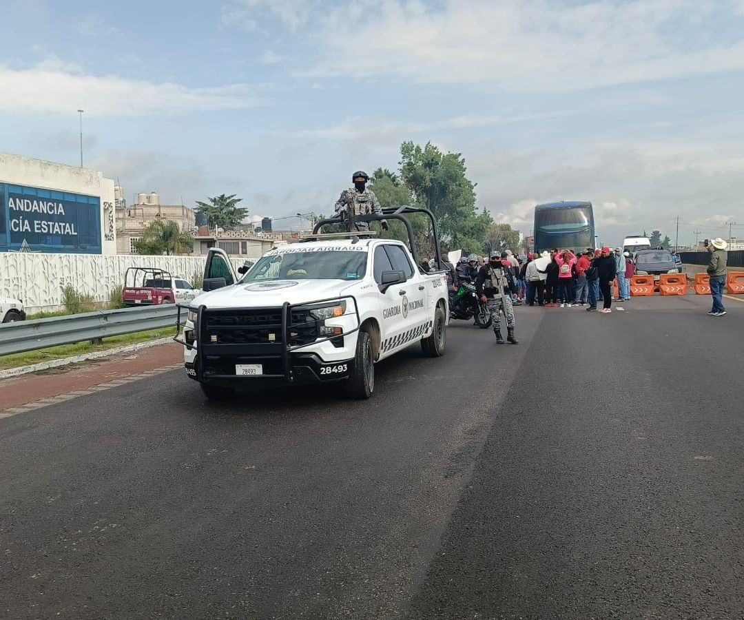 Cierran la autopista en Kilómetro 90.