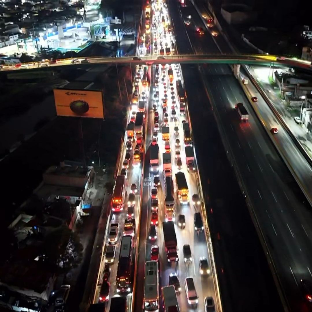 Así luce el caos vial por el bloqueo en la autopista México-Puebla