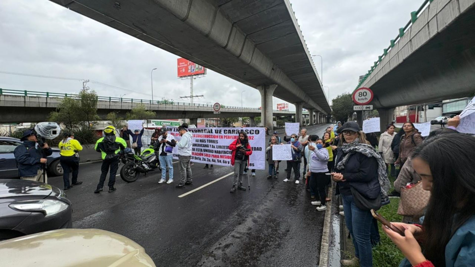 Bloqueo en Periférico, alcaldía Coayoacán.