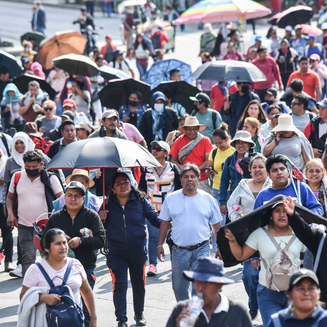 Manifestantes bloquean Paseo de la Reforma