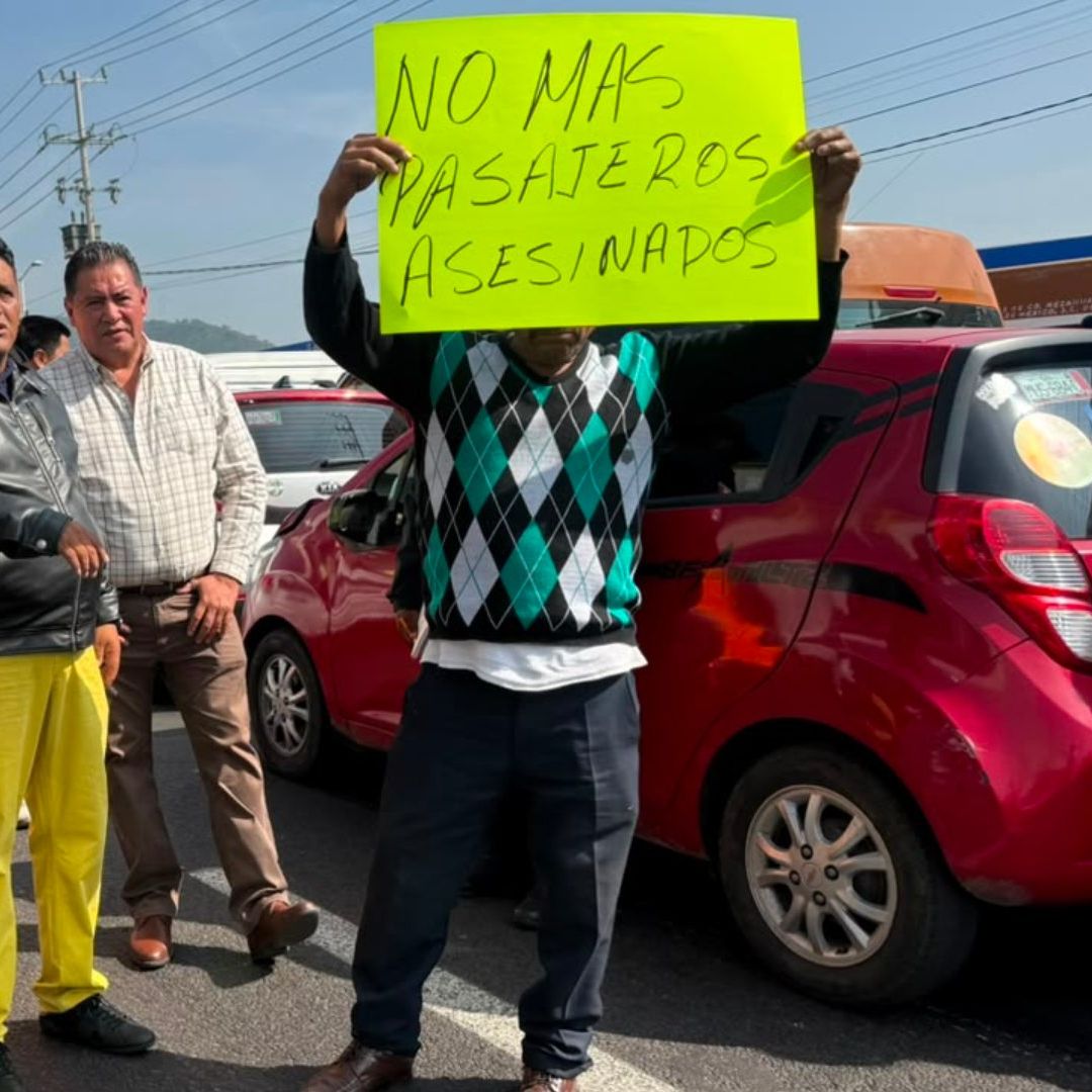 Protesta de transportistas en la México-Puebla