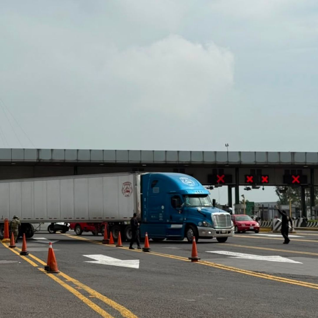 Bloqueo de transportistas en Caseta de Tepotzotlán
