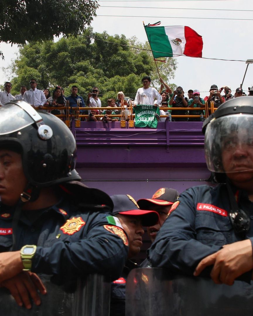 Operativo de policías en inmediaciones del estadio sede CDMX el 11 de junio 2026.