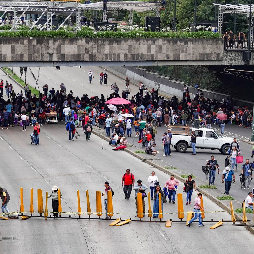 Marcha y bloqueo de maestros de la CNTE en CDMX.