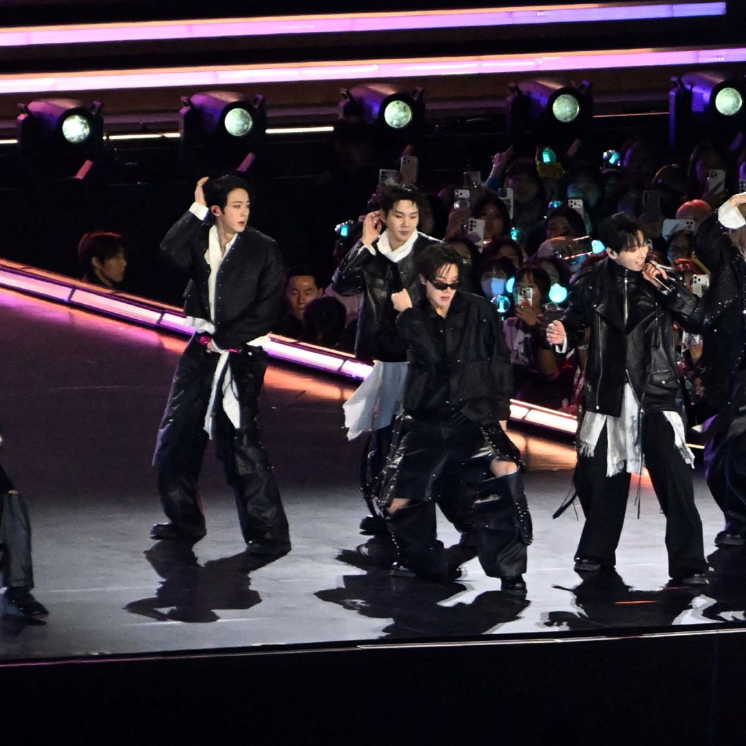 Grupo de K-Pop BTS durante un concierto en Seúl