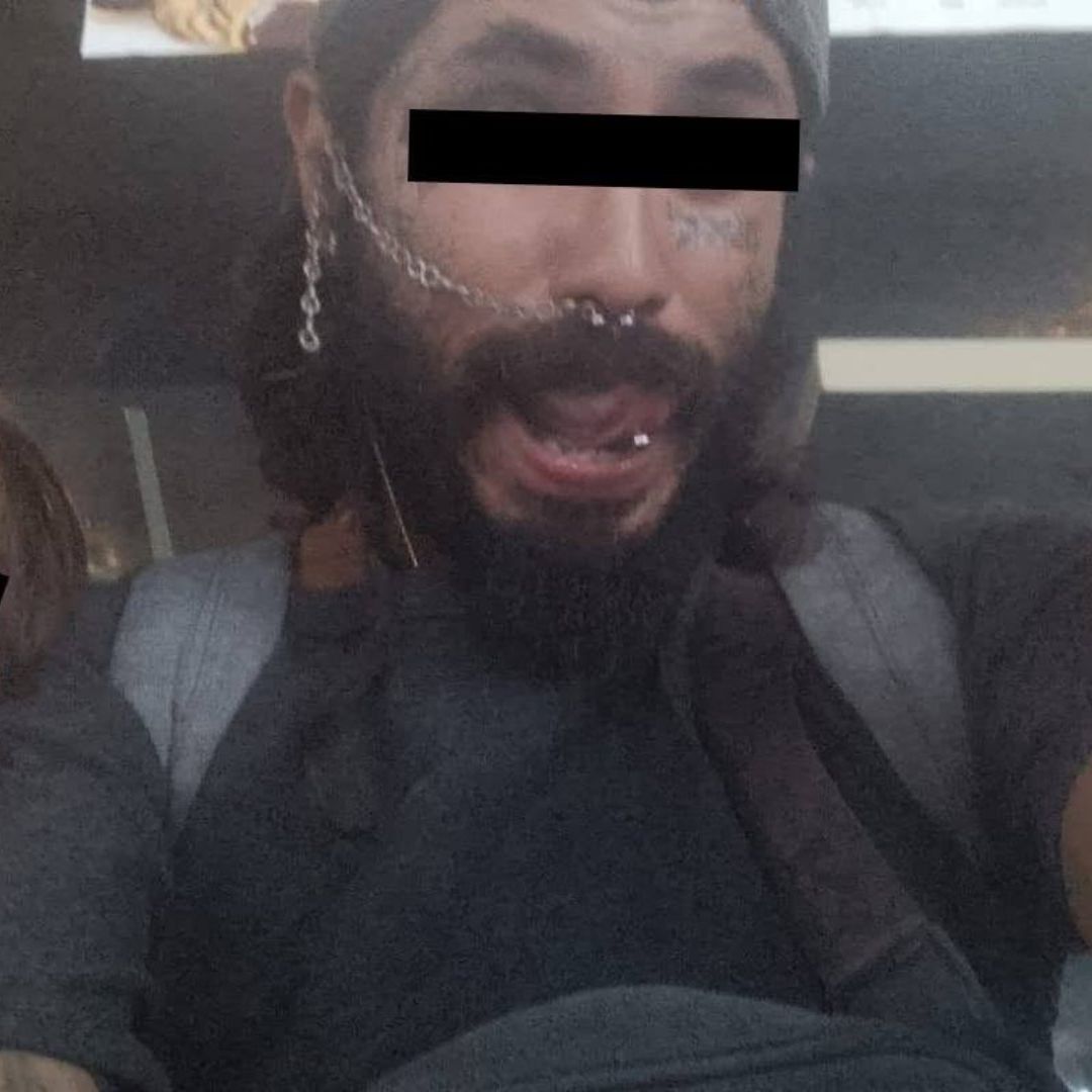 Menores de edad con su presunto padre