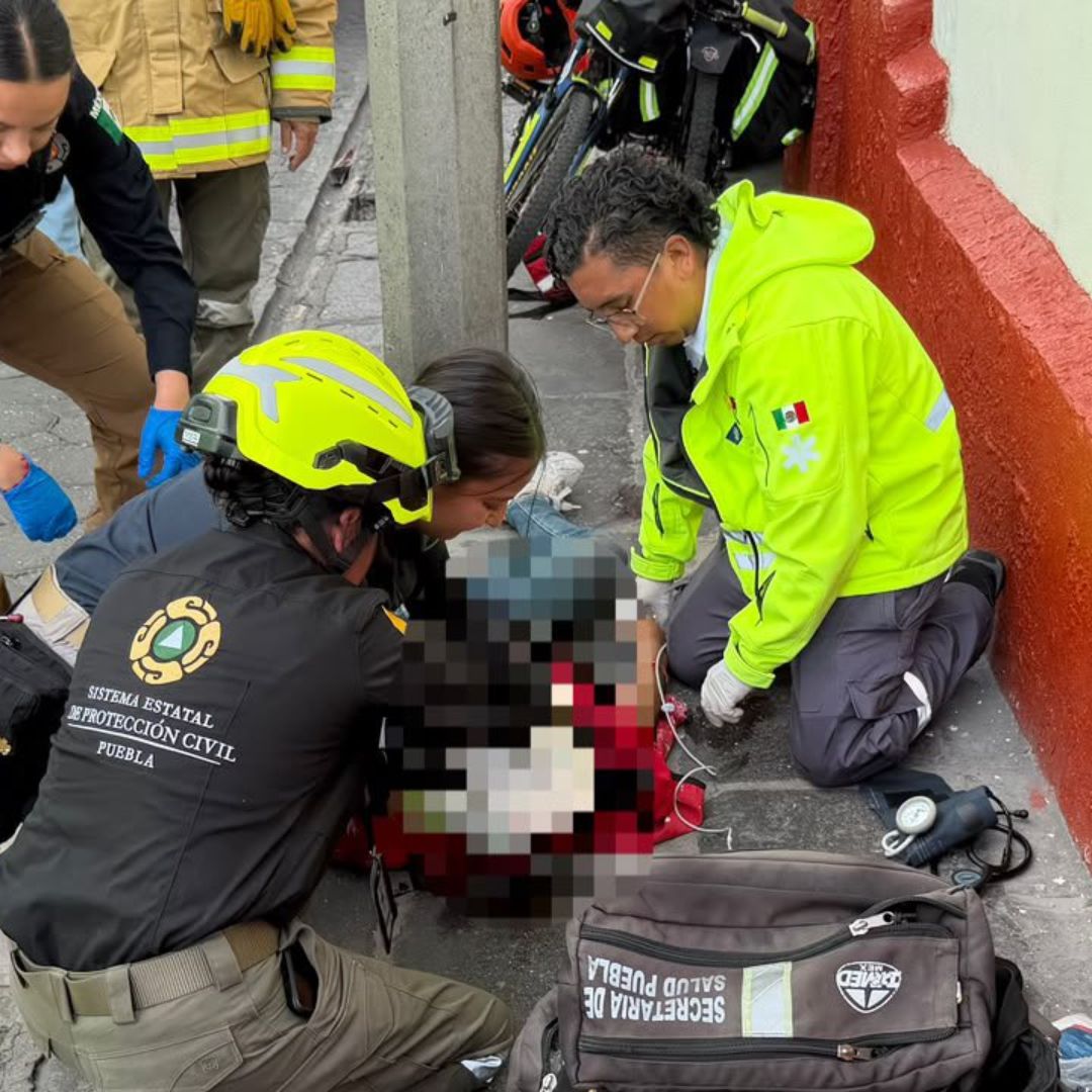 Adolescente Lesionado Caída Seis Metros Altura Pintaba Fachada Vivienda Puebla