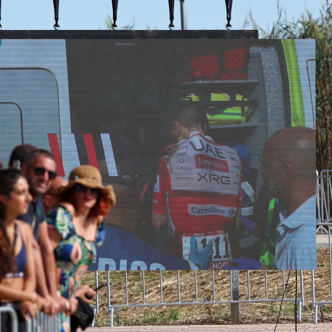 El líder destacado, el esloveno Tadej Pogacar, abandonó tras sufrir una caída en La Vuelta.