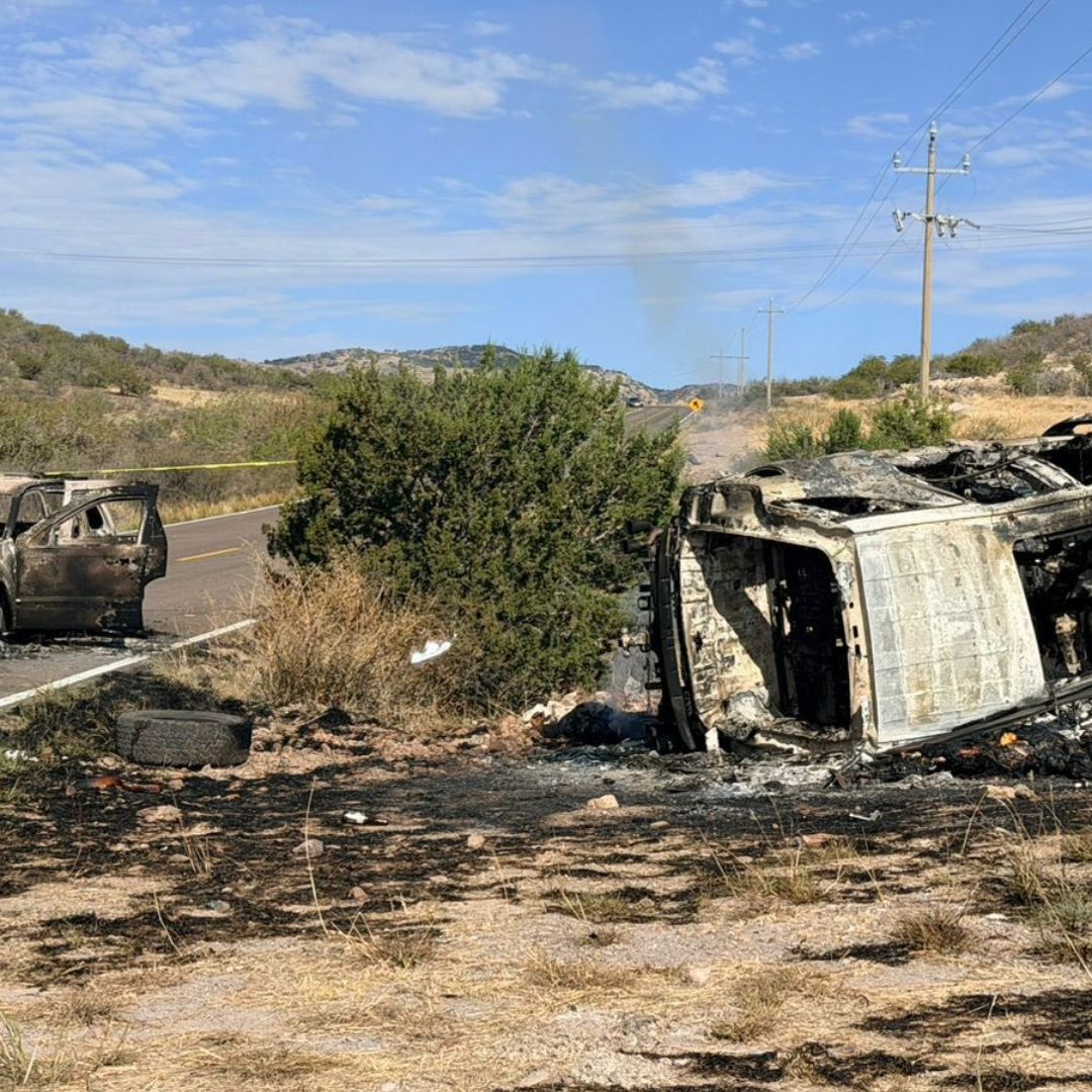 El saldo fue de cinco personas muertas y vehículos incendiados