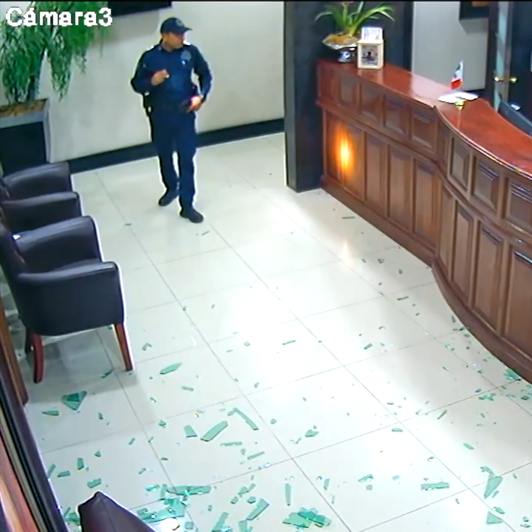 Amenazan con Arrojar Explosivos contra Despacho de Abogado en Baja California
