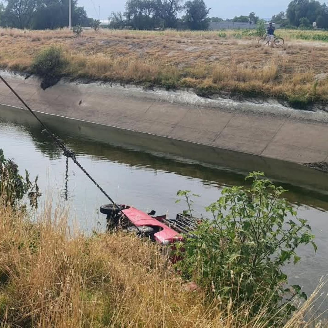 Durante más de un mes el vehículo de carga estuvo bajo el agua.