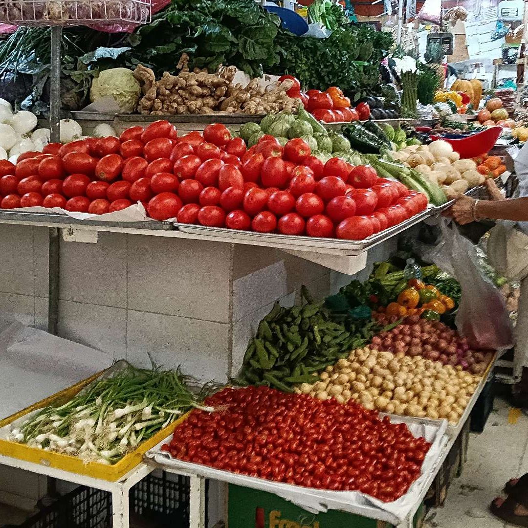 Venta de frutas y verduras en mercados de la CIudad de México. Foto: Cuartoscuro