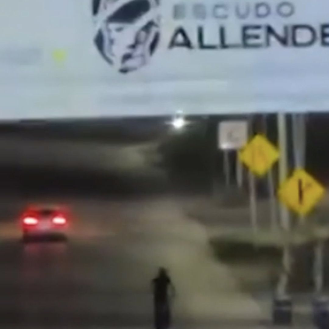 Automovilista y motociclista son captados realizando maniobras de riesgo en Allende