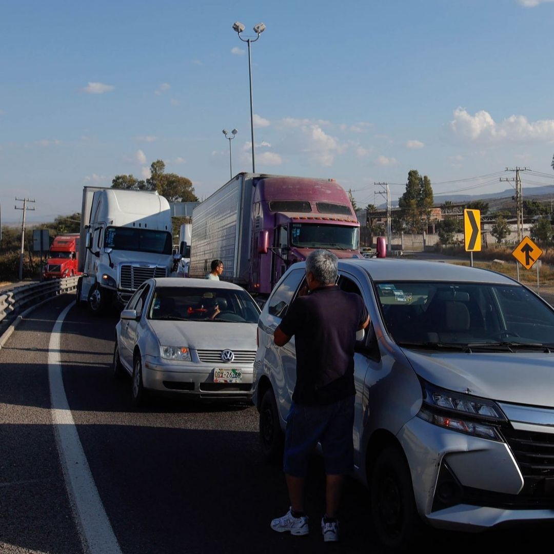 Tránsito en la carretera Celaya-Querétaro.