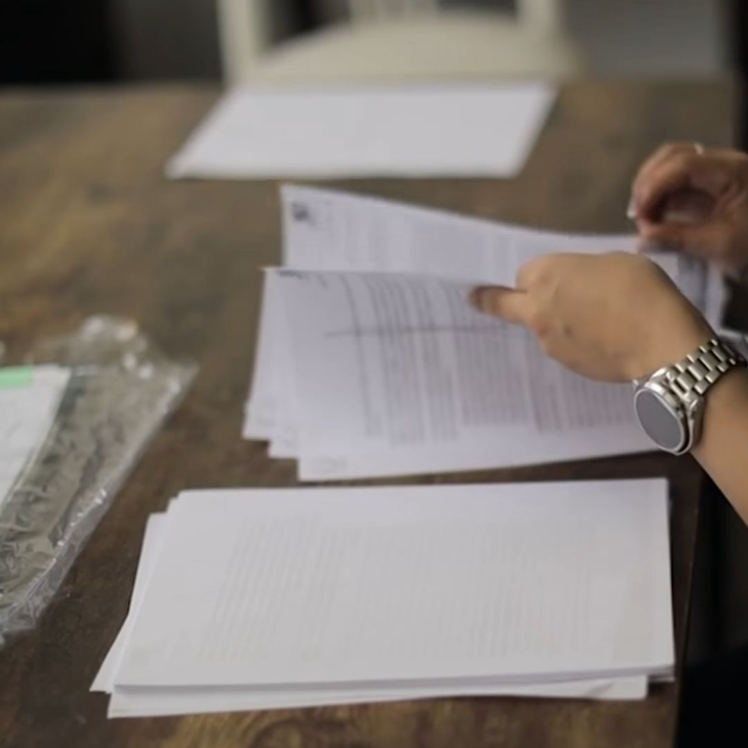 La tortura sexual, utilizada con frecuencia para presionar a mujeres detenidas y obtener confesiones, dejó profundas secuelas en Sandra, quien permaneció seis años privada de la libertad.