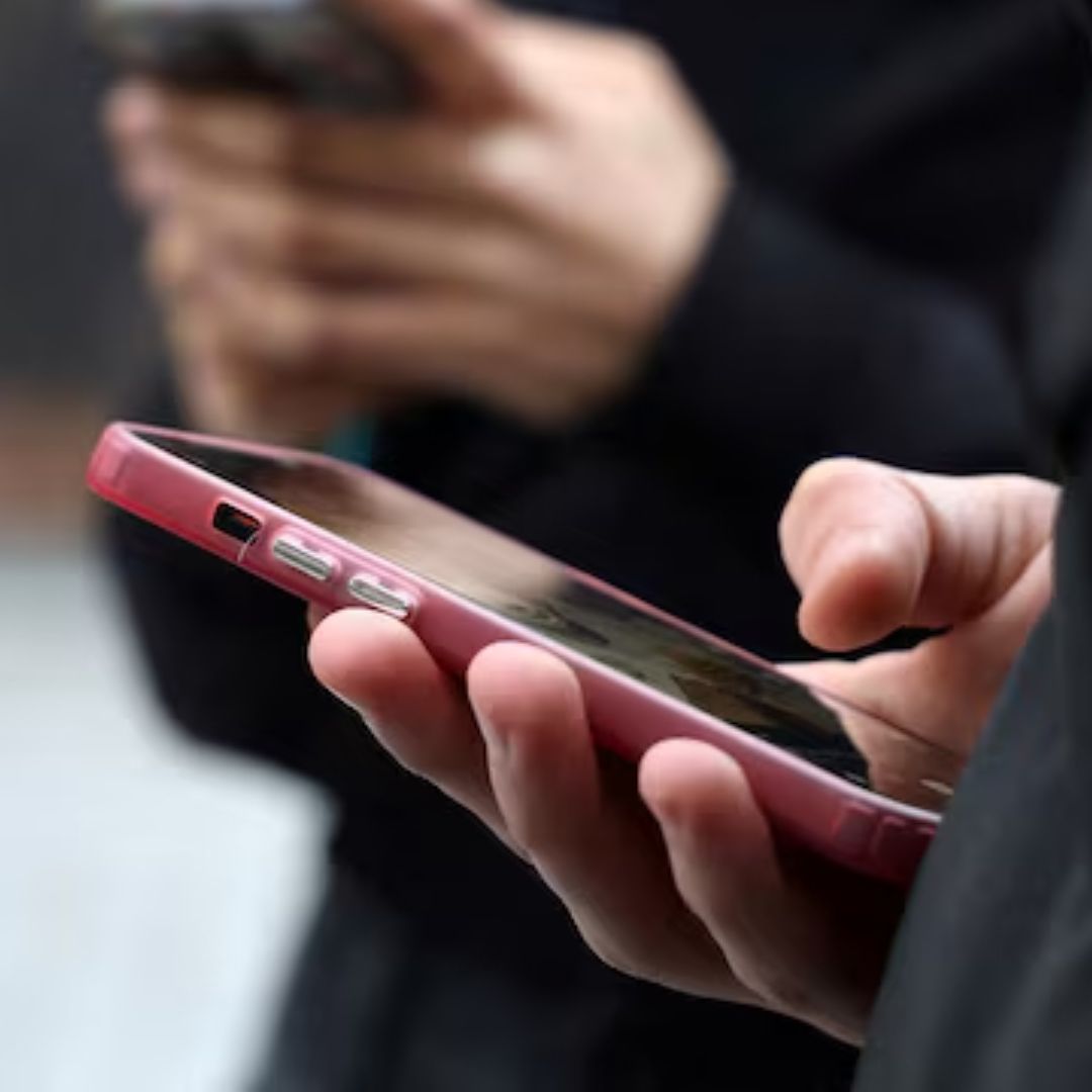 Adiós al Celular en Clase: Países de Latinoamérica que Ya Restringen su Uso