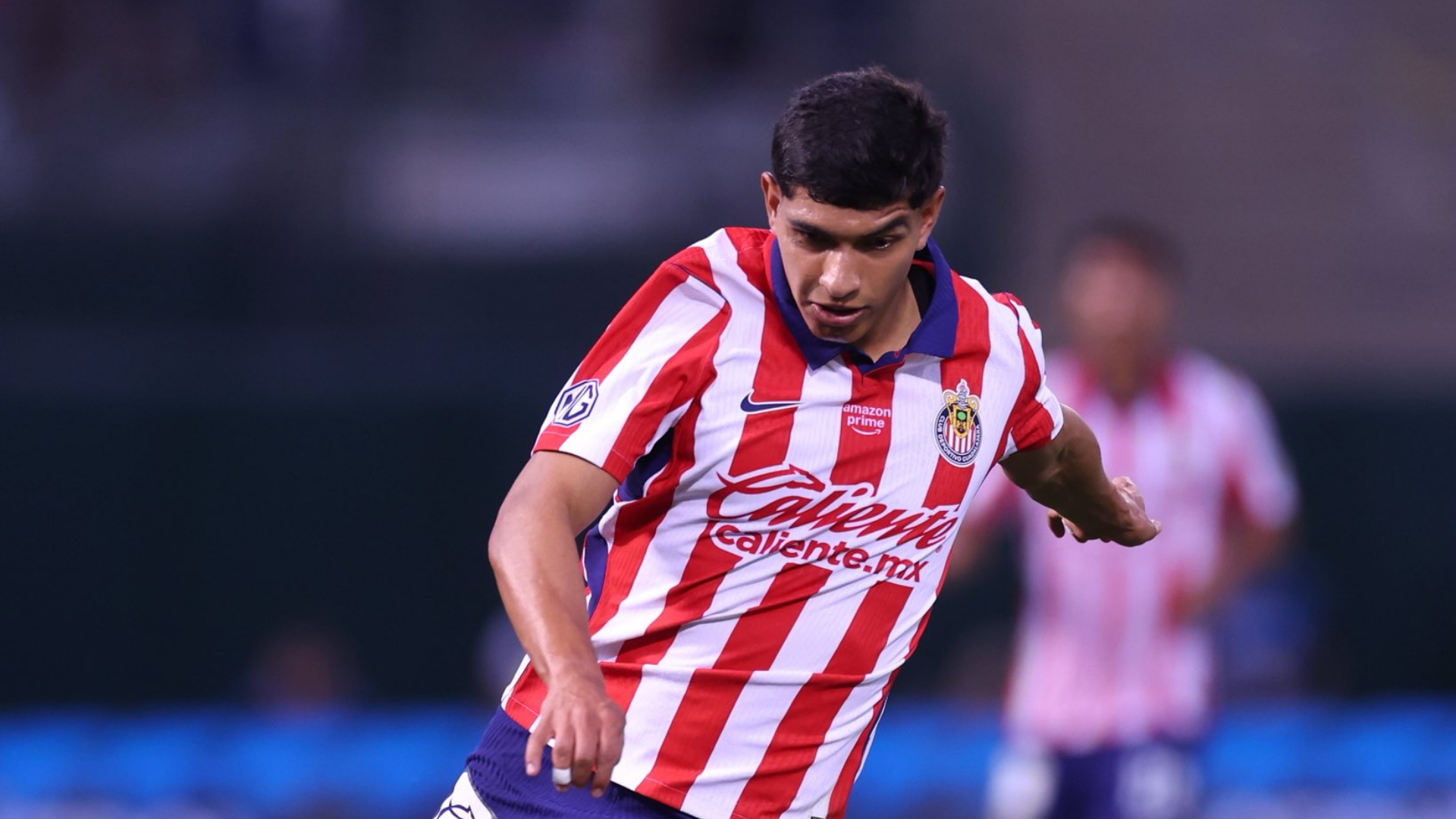 Jugador de las Chivas durante un partido.