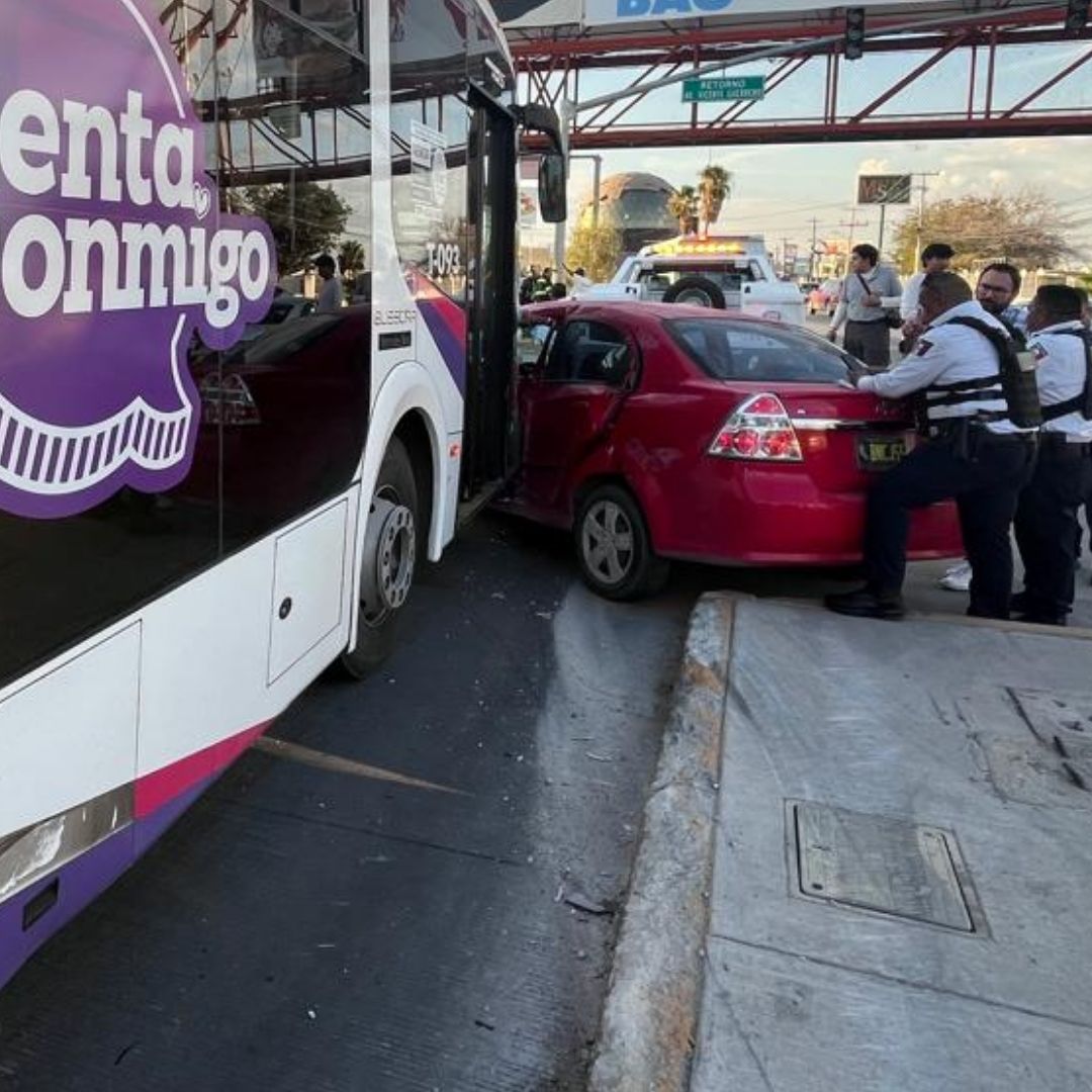 Cinco personas resultaron lesionadas tras un choque