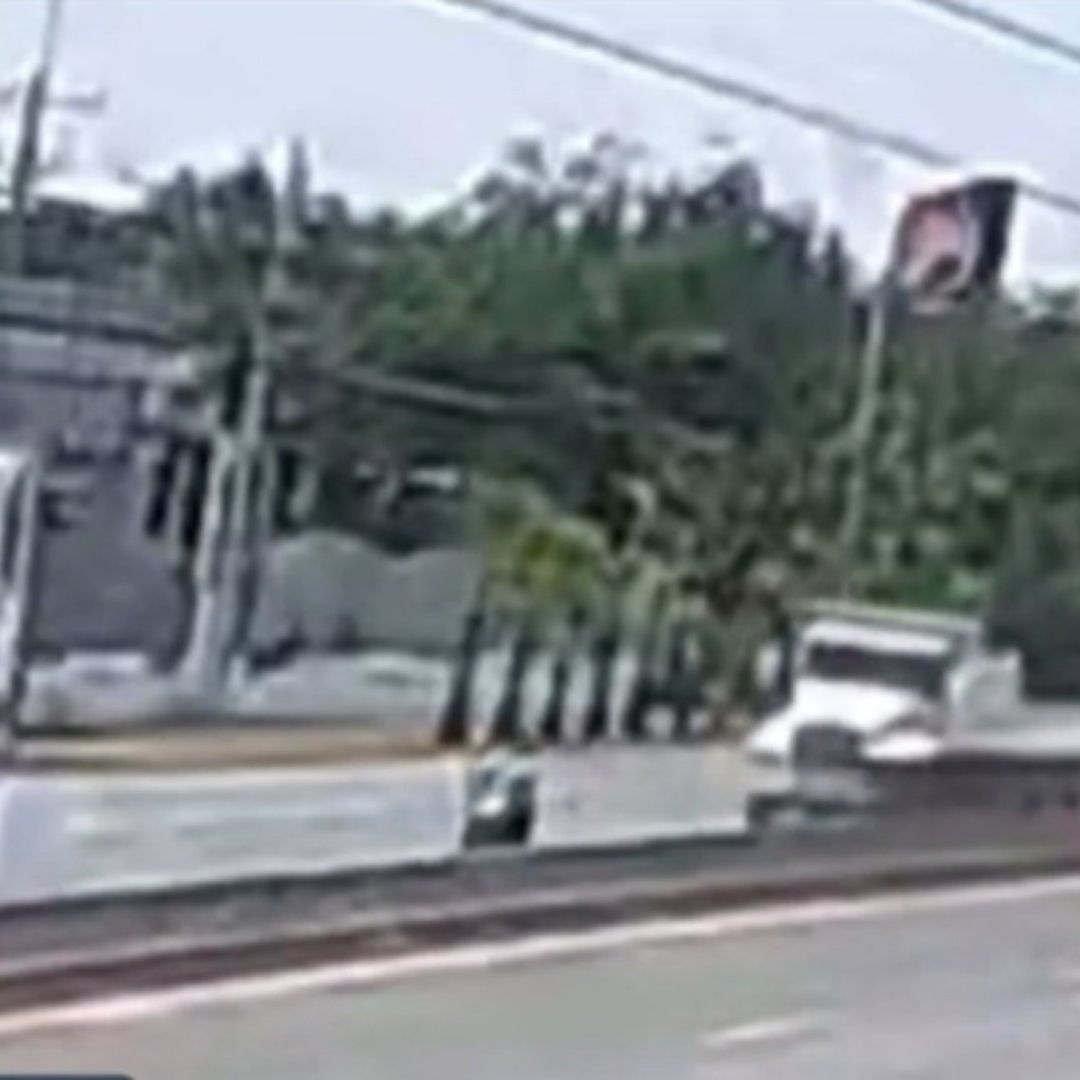 Captan Fuerte Accidente entre Camión y Motociclista en Allende