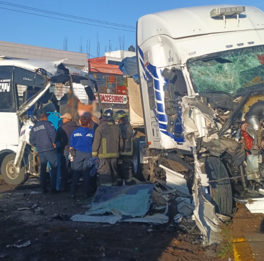 El operador de la unidad de carga habría sido el responsable del accidente.