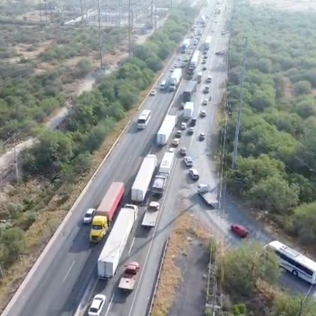 Caos vial en el Libramiento Noroeste
