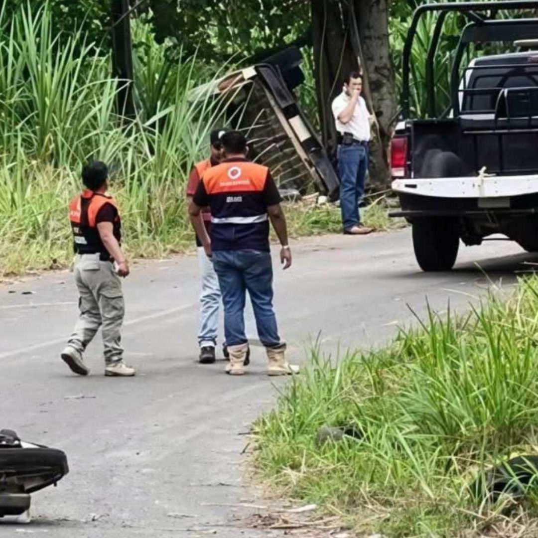 Un muerto y dos lesionados es el saldo de un accidente vehicular en Veracruz