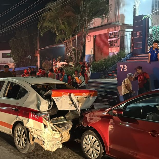 choque-multiple-deja-cinco-lesionados-en-colonia-el-esfuerzo-libramiento-de-tuxpan-veracruz