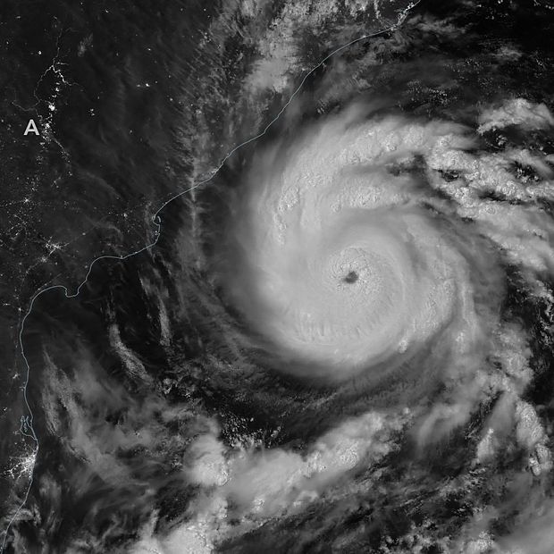 Imagen de satélite de la NOAA que muestra al ciclón Arnab en el océano Índico. @NASAEarth