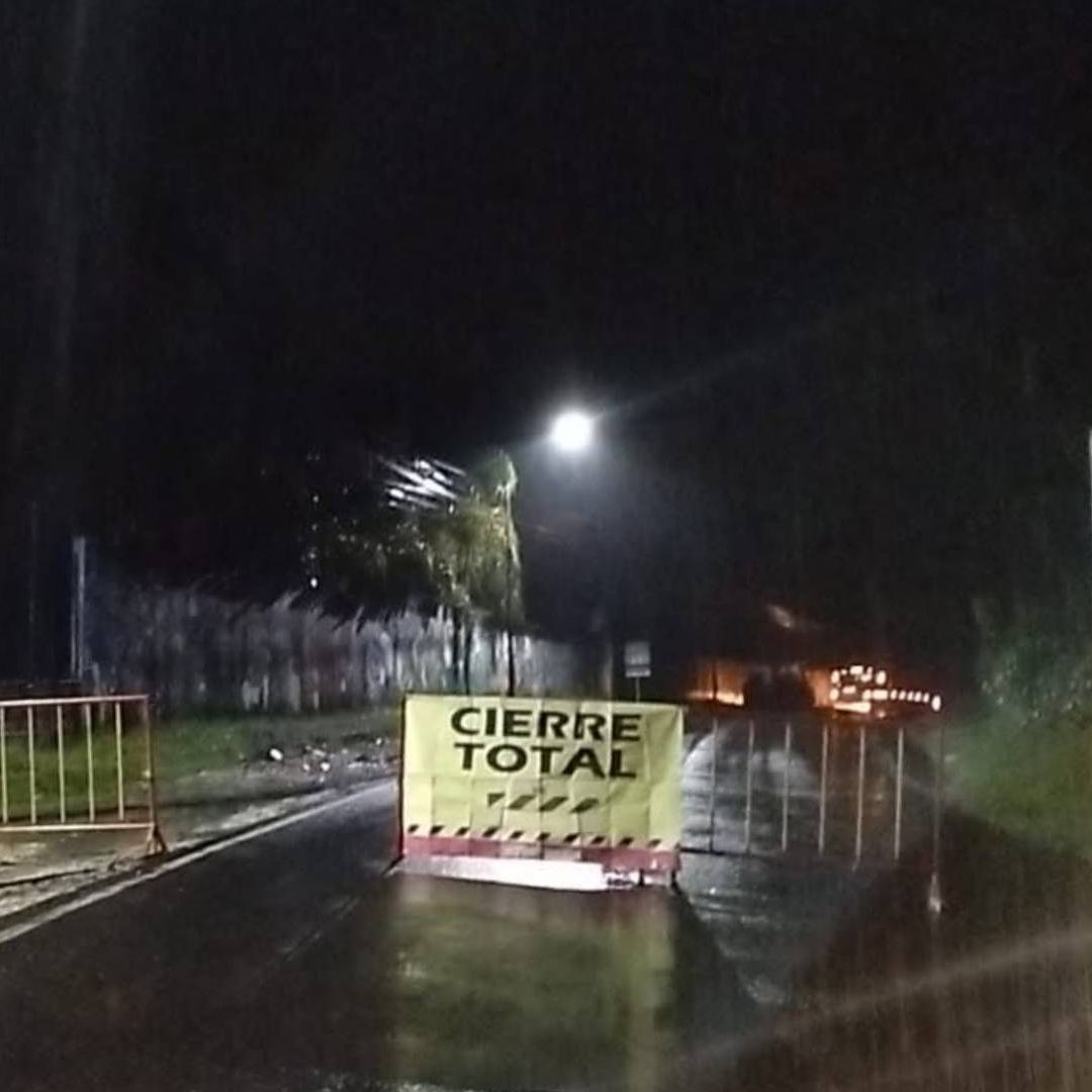Cierran tramo Carretero de la Barranca de Matlacobatl tras Lluvias en Veracruz