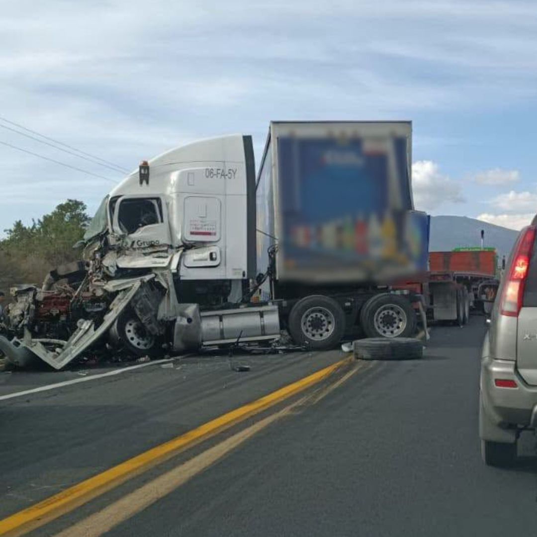 Uno de los operadores resultó lesionado tras el impacto.