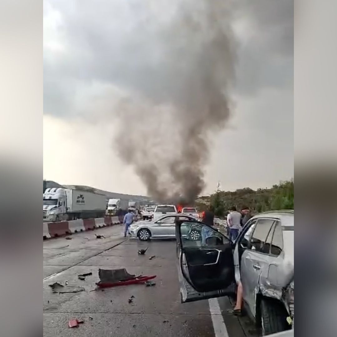 Accidente Choque Múltiple Vehículos Incendio Arco Norte Ajoloapan Pachuca Puebla