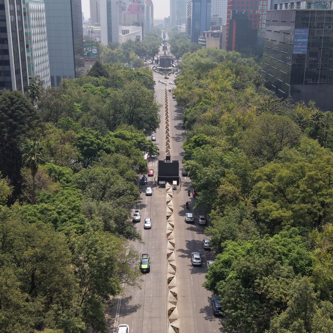 Instalación de pantallas en Reforma