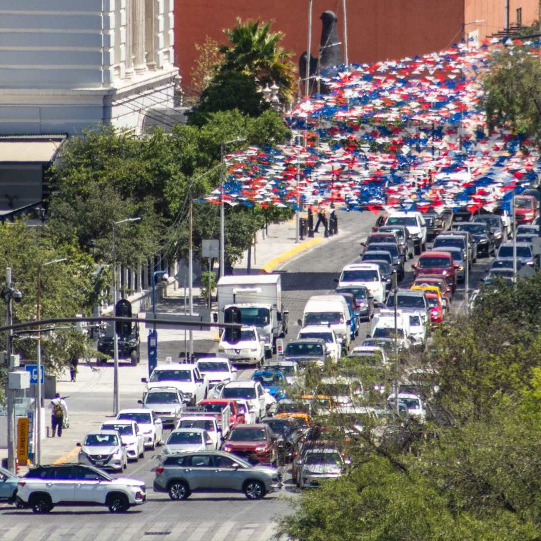 Vialidad en el Centro de la ciudad de Monterrey