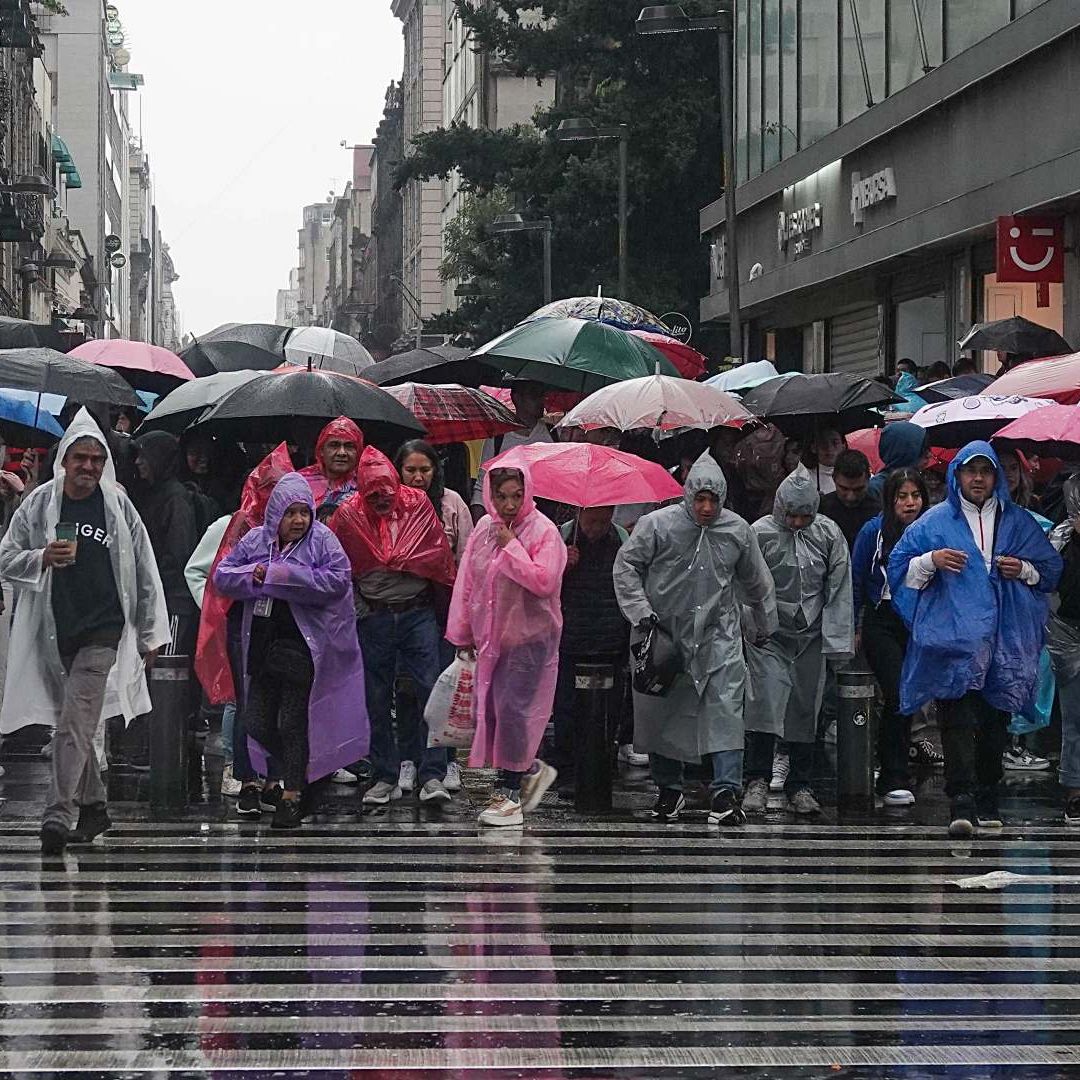 Lluvia sorprende a pobladores en la CDMX en junio 2026. Foto: Cuartoscuro | Archivo