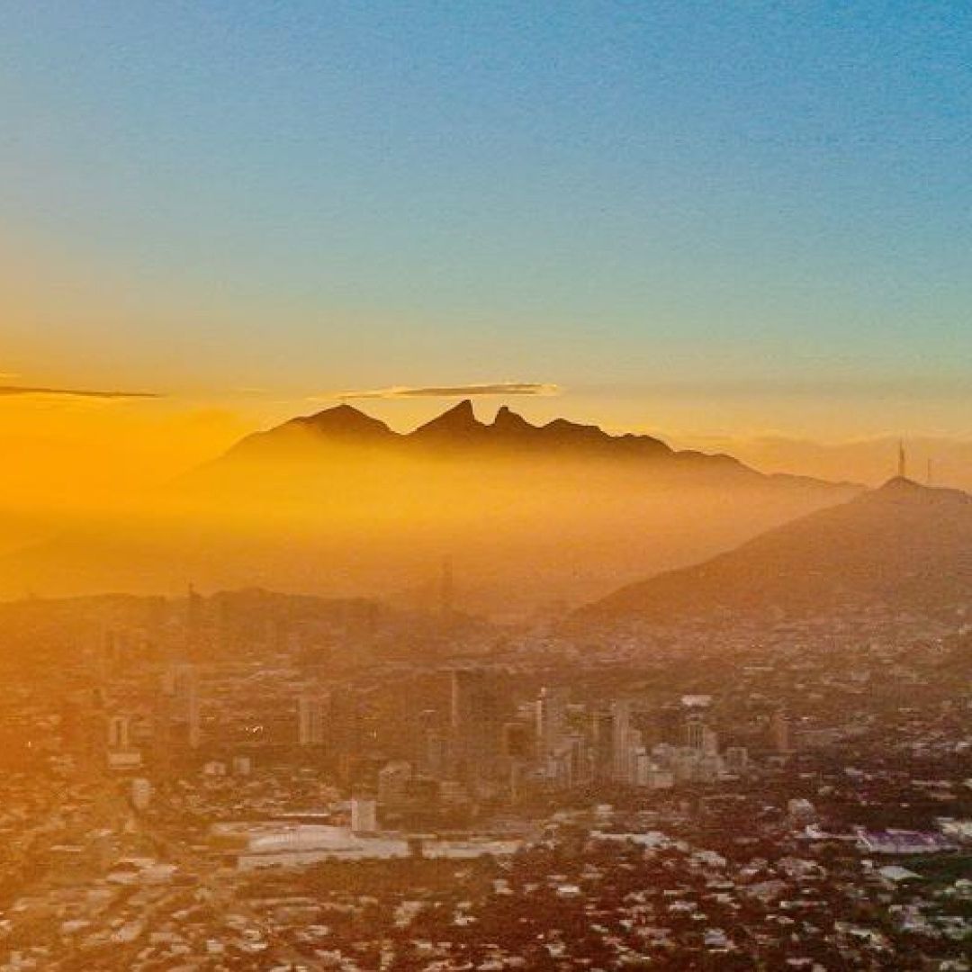 Amanecer en Monterrey, Nuevo León