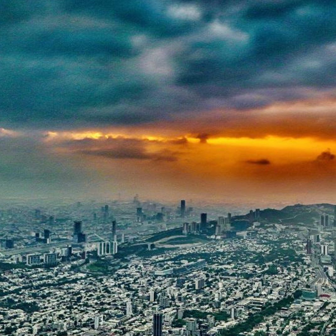 Amanecer en Monterrey, Nuevo León