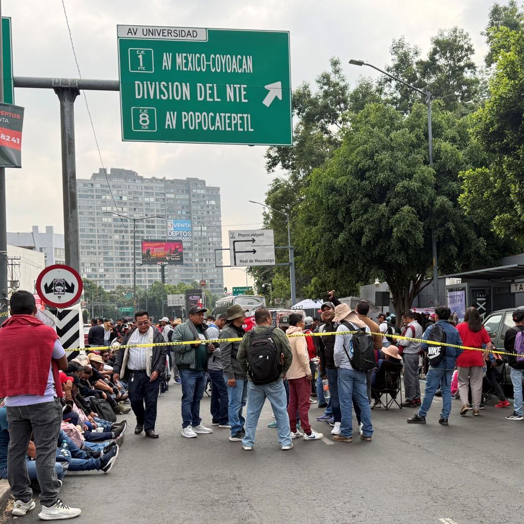 Bloqueo de la CNTE en Avenida Universidad, CDMX
