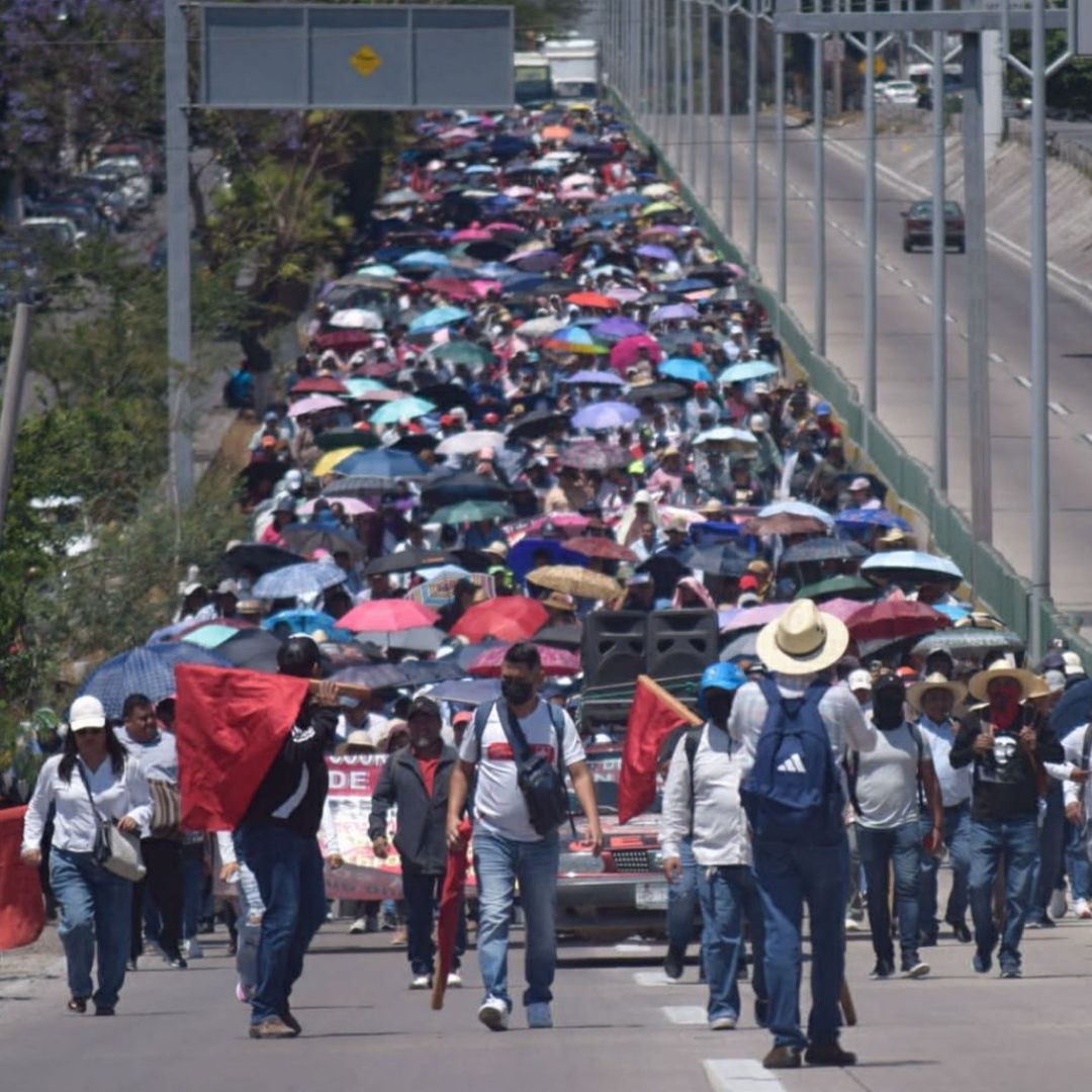 Marcha de la CETEG en la Autopista del Sol