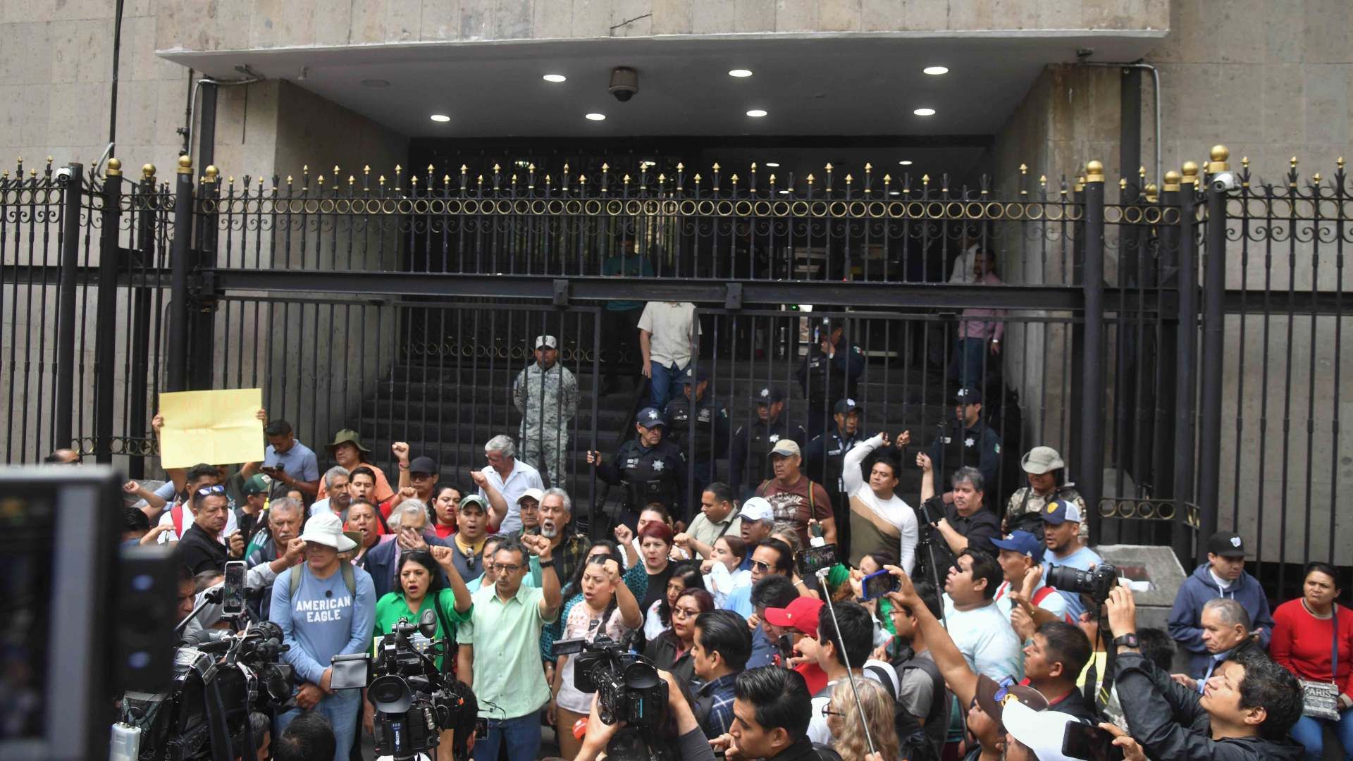 CNTE al exterior de la Secretaría de Gobernación en la CDMX, el 2 de junio 2026. Foto: Cuartoscuro