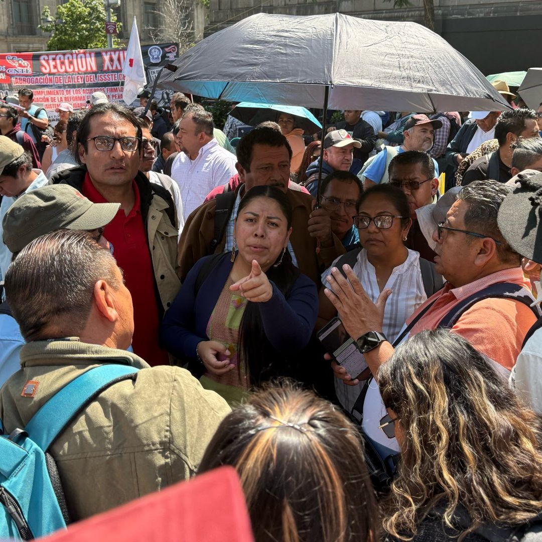 Mitin de la CNTE frente a la SCJN
