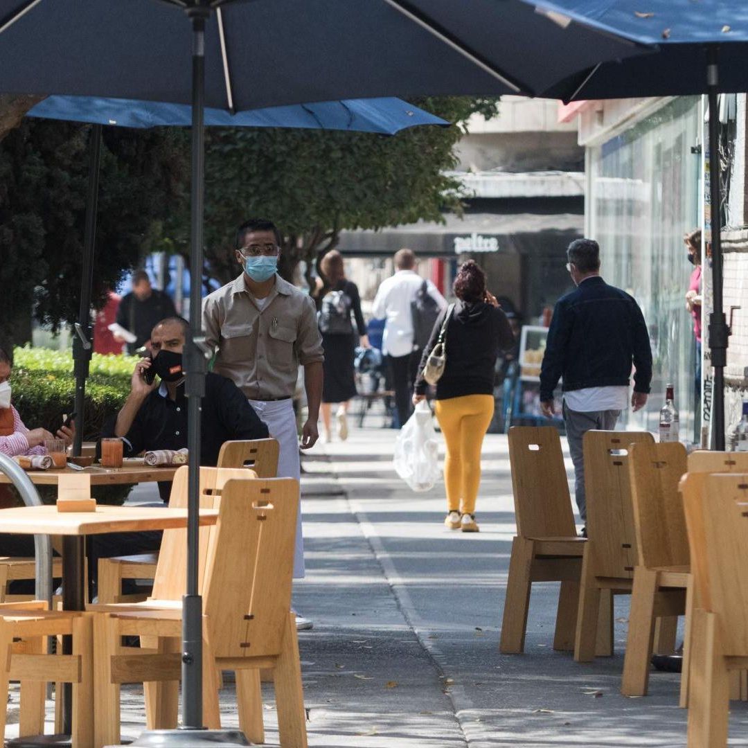 Mesas de Restaurante. La Propina es Obligatoria en México, esto dice Profeco