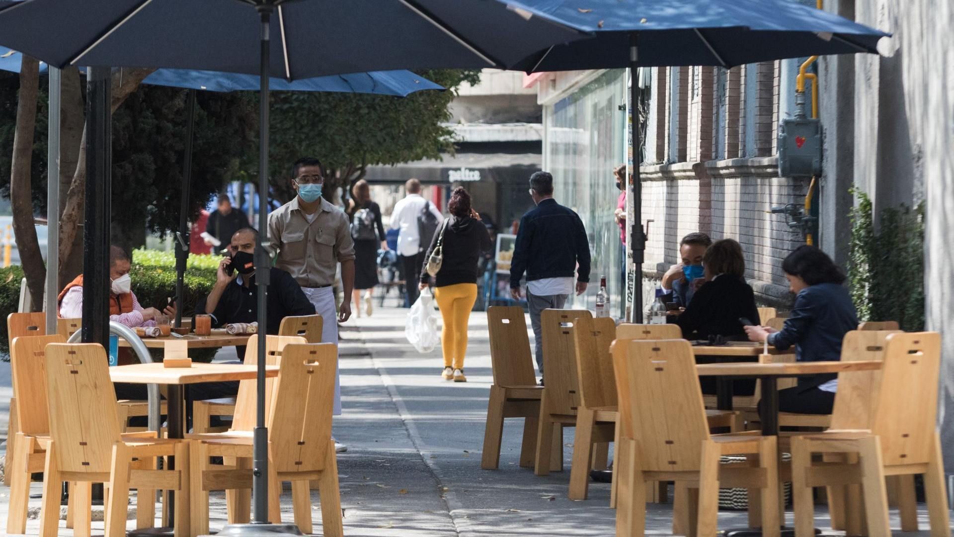 Mesas de Restaurante. La Propina es Obligatoria en México, esto dice Profeco
