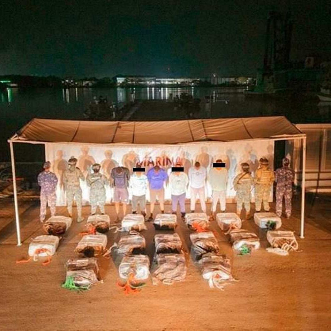 Detenidos y cocaína decomisada frente a Chiapas.